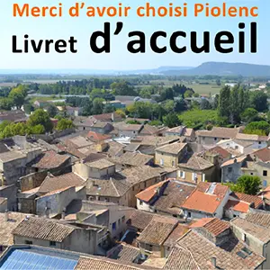 Livret d'accueil « Merci d'avoir choisi Piolenc » : vue aérienne des toits du village
